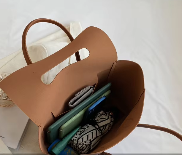 Designer Style Women's Large Capacity Handbag ZTS-CR-066