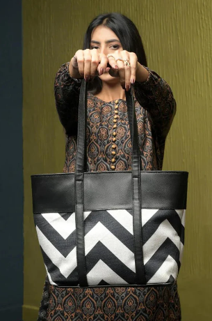 Chevron Detail Tote Bag with Faux Leather Finish ZTS-CR-061