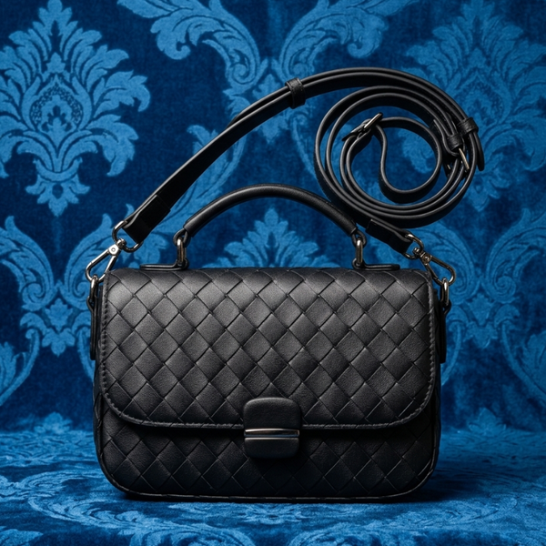 Handbag with strap Premium Quilted bag and elegent design  ZTS-CR-131